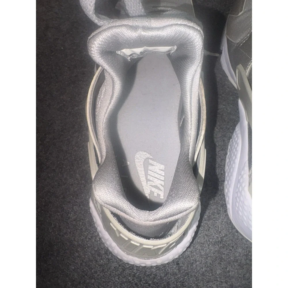 Nike Air Huarache Run PRM Metallic Silver Men's Size 10 704830-008